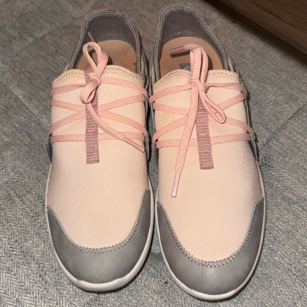 NWOT, Olukai women’s sneakers in pink/gray neoprene . Size 9